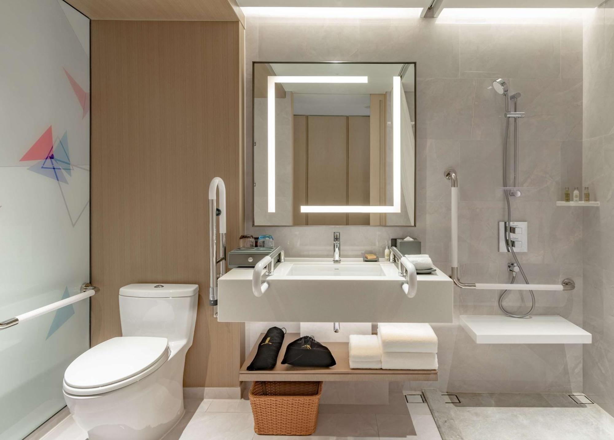 Hilton Garden Inn Shenzhen World Exhibition & Convention Center Exterior photo