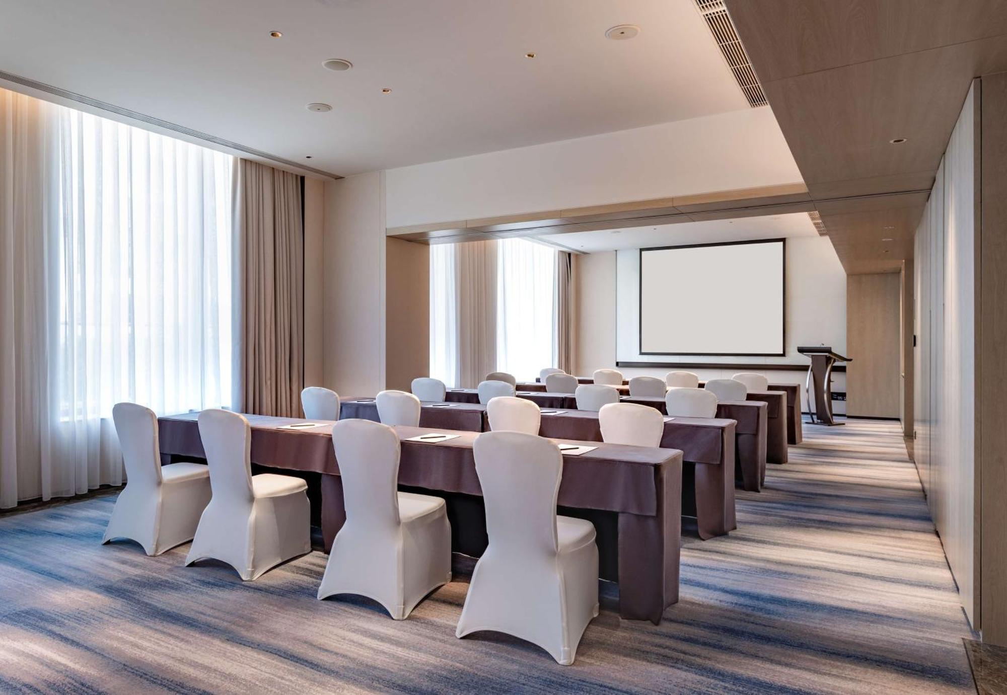Hilton Garden Inn Shenzhen World Exhibition & Convention Center Exterior photo